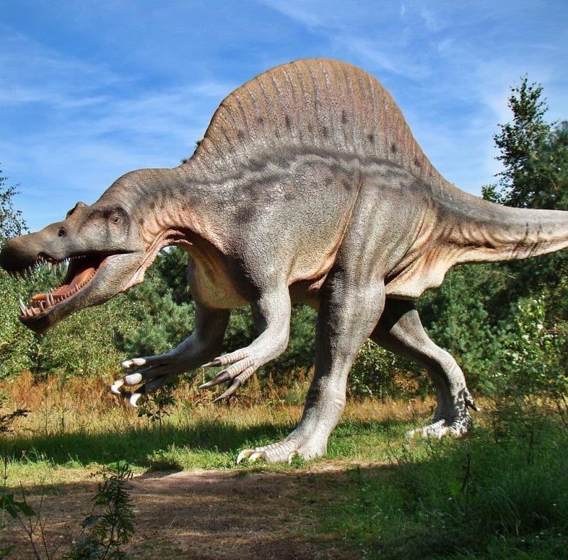 Dinosaure au musée Les Dinos de Marzal